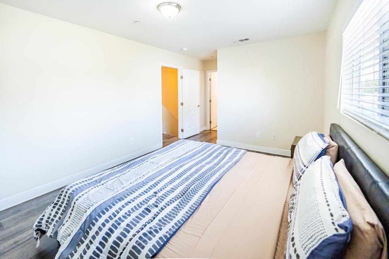 Large Condo Sleeps 10 Near Downtown Los Angeles Exterior photo