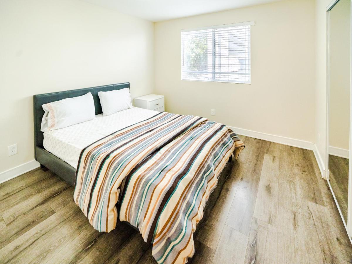 Large Condo Sleeps 10 Near Downtown Los Angeles Exterior photo