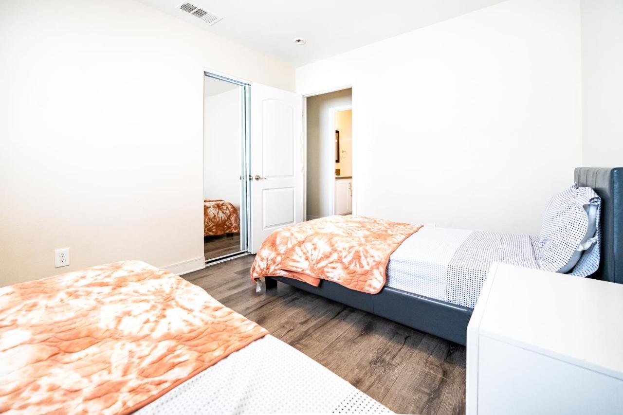 Large Condo Sleeps 10 Near Downtown Los Angeles Exterior photo